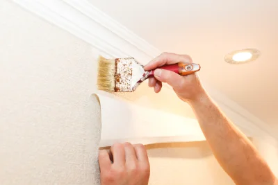 Pose de papier peint à Fréterive — revêtements muraux et toiles de verre